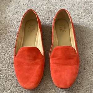 NATURALIZER Emiline orange suede loafers, 7.5W.